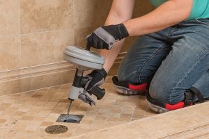 Nghẹt cống gây ra sự bất tiện cho mỗi gia đình