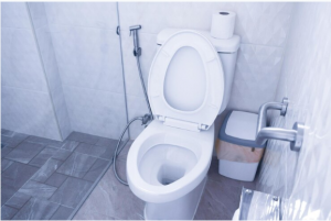 Bồn cầu bị bắn nước