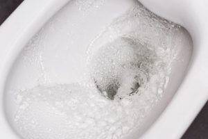 Bồn cầu bị ngập nước