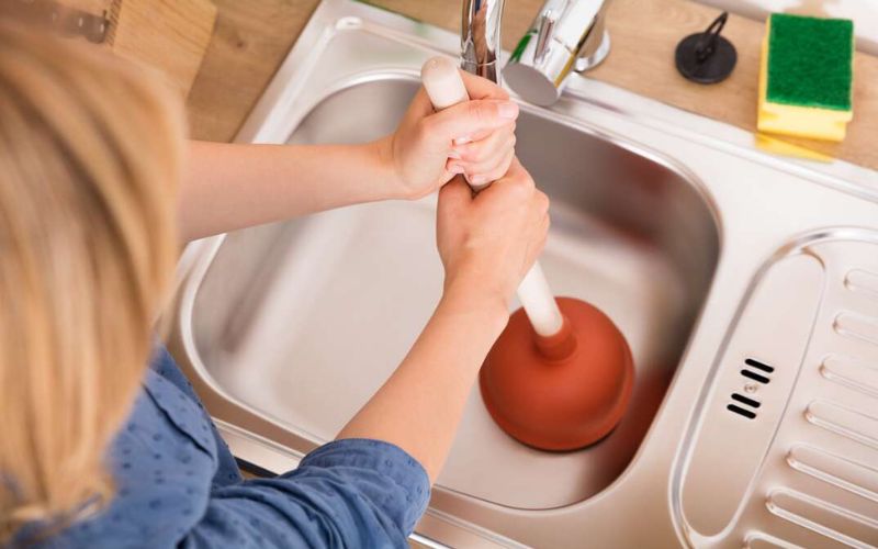 thông cống bồn rửa chén