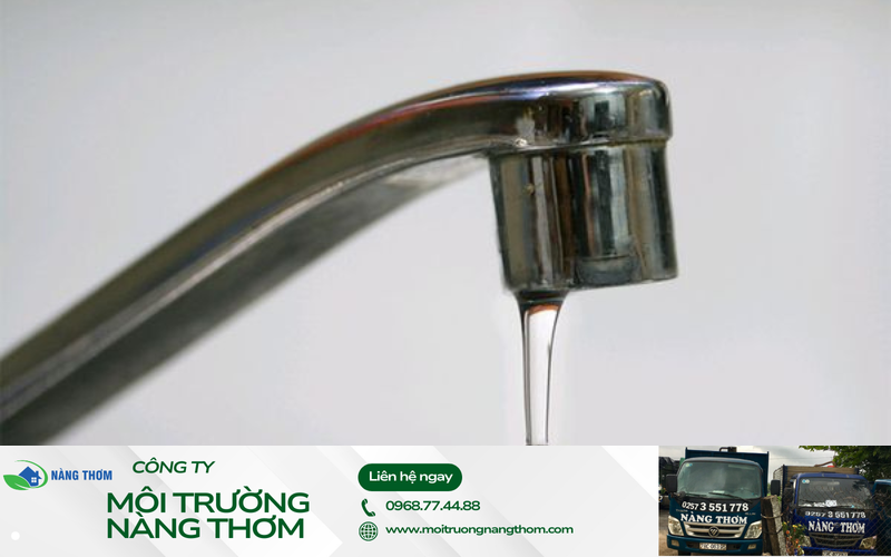 Khi vòi nước rò rỉ nghiêm trọng, gọi dịch vụ ngay lập tức