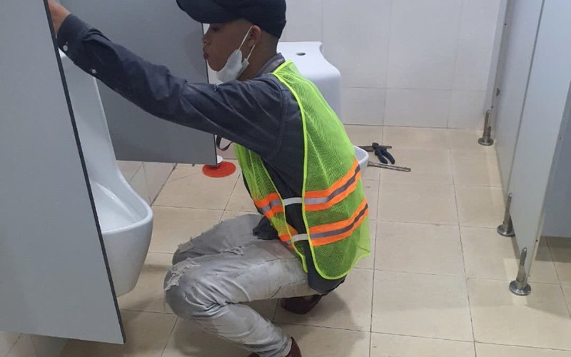 Sử dụng men vi sinh định kỳ, hút hầm cầu đúng thời hạn